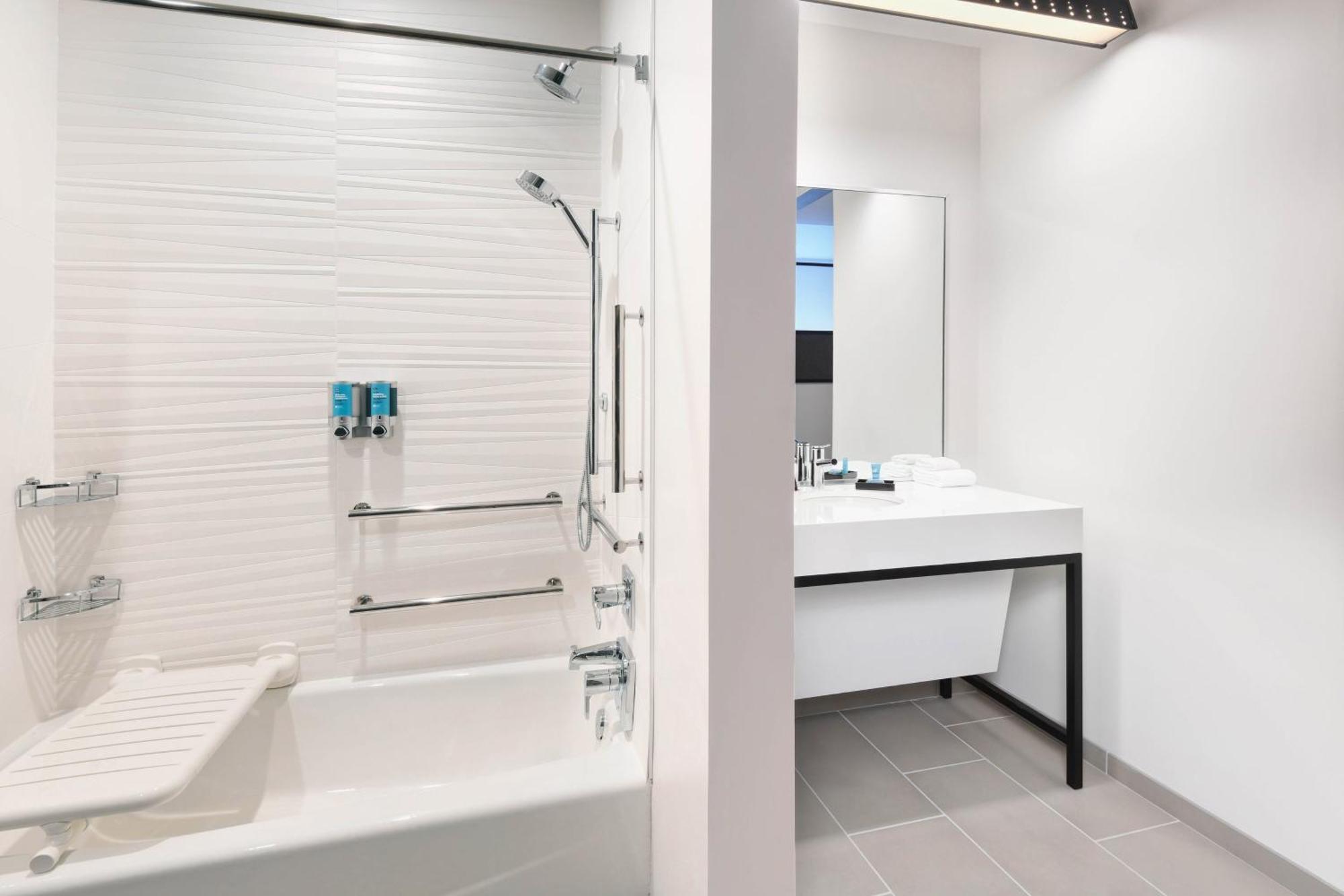 Aloft Cincinnati West Chester Extérieur photo